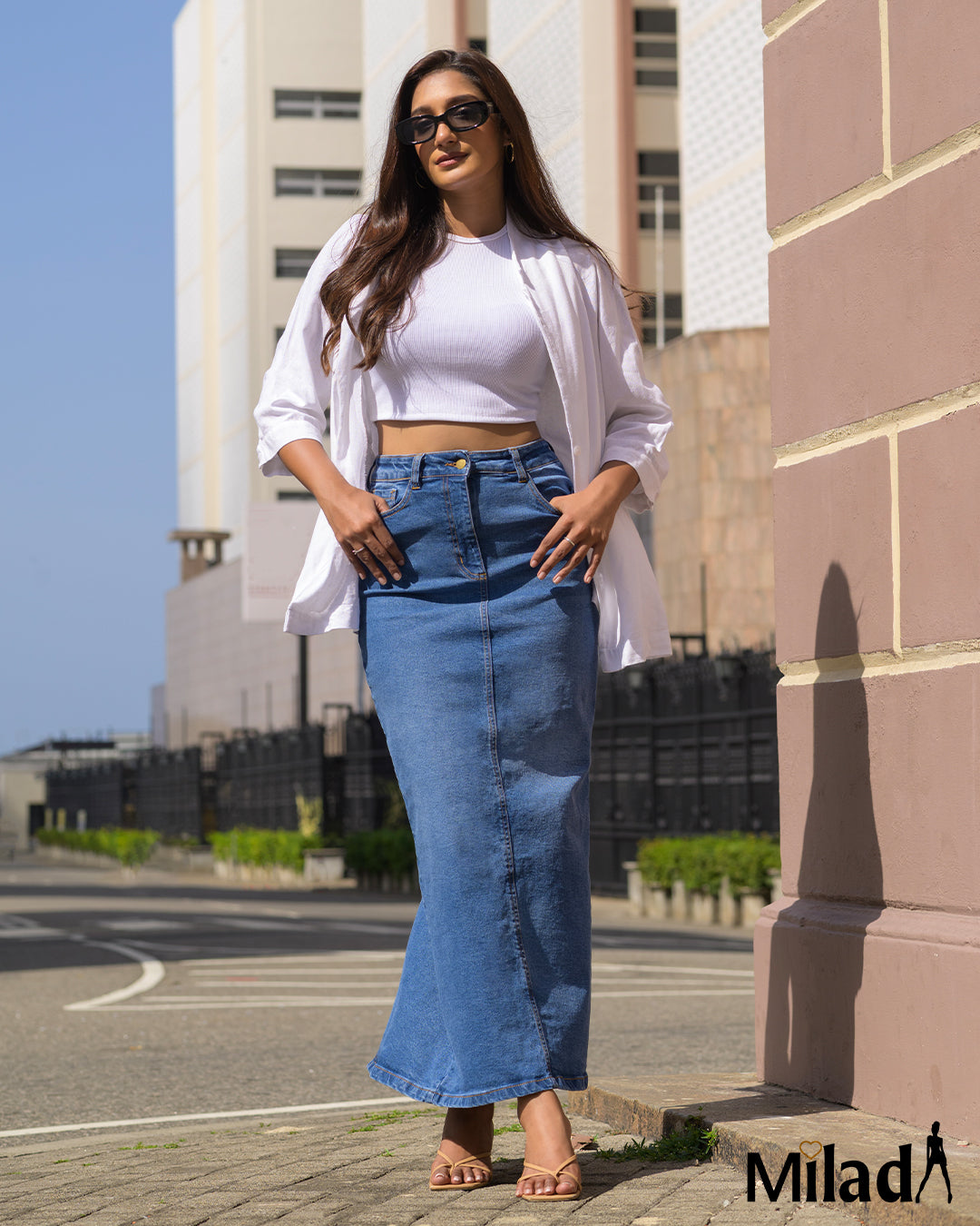 BACK SLIT DENIM SKIRT
