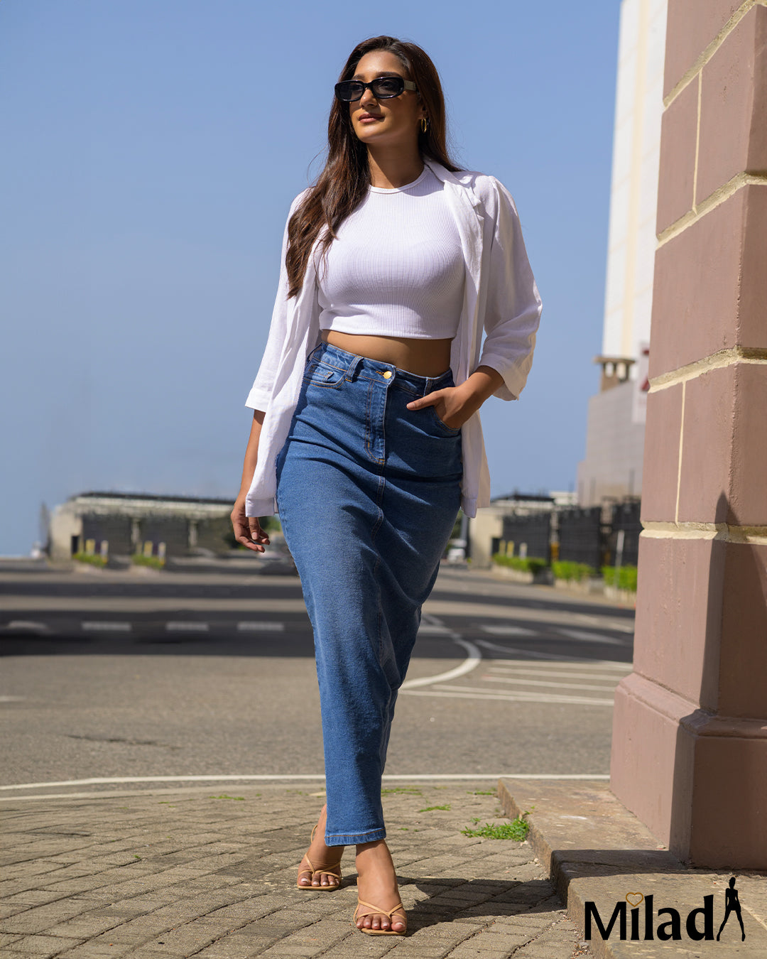 BACK SLIT DENIM SKIRT